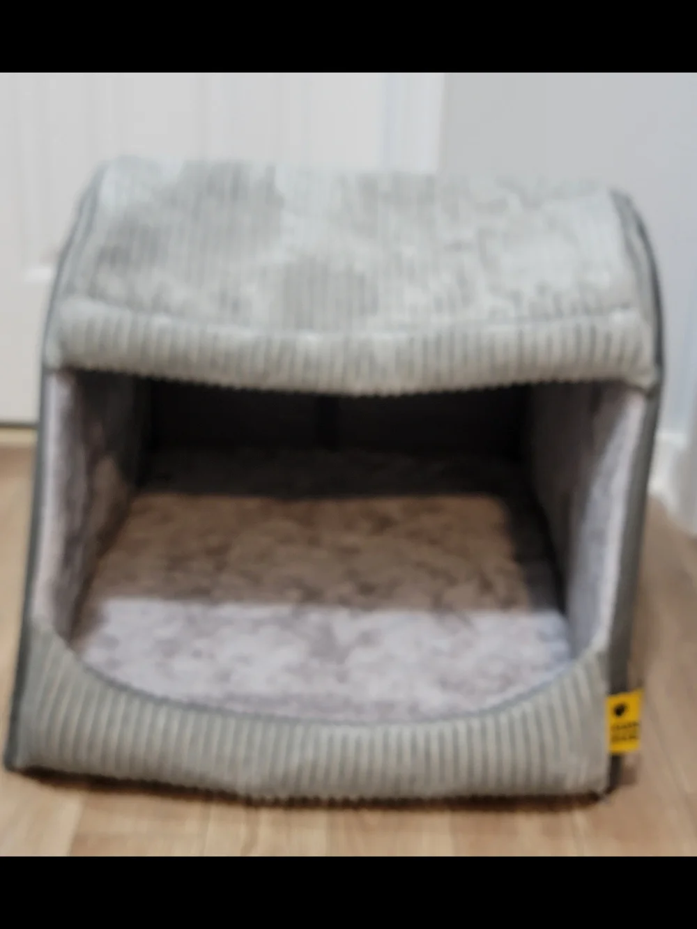 Funny Fuzzy Hooded Pet Bed- large (measurements in pics)